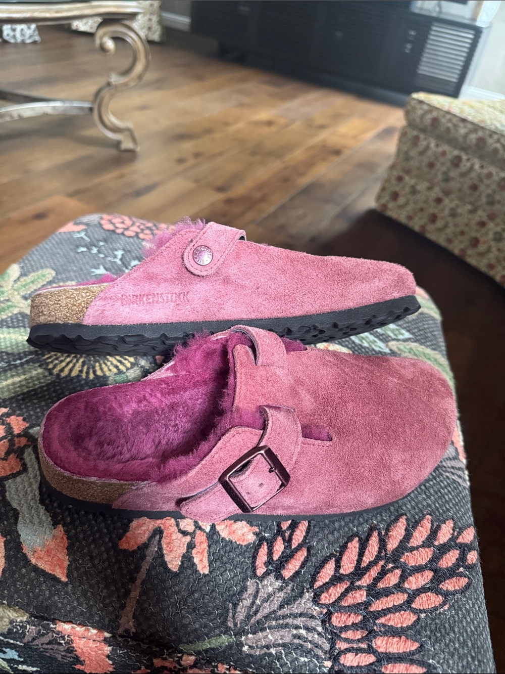 Birkenstock Boston Women's Shearling  maroon suede Clogs - Picture 4 of 7